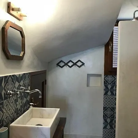 Vila Julia * Ξηροπήγαδο