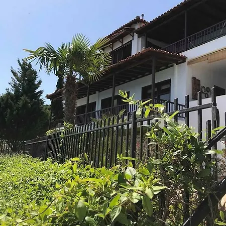 Vila Julia Βίλα Ξηροπήγαδο