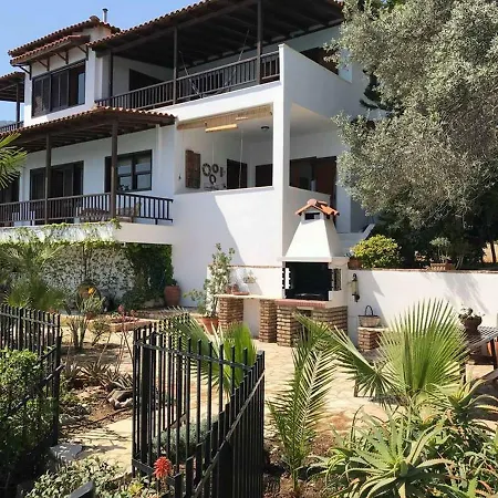 Vila Julia * Ξηροπήγαδο